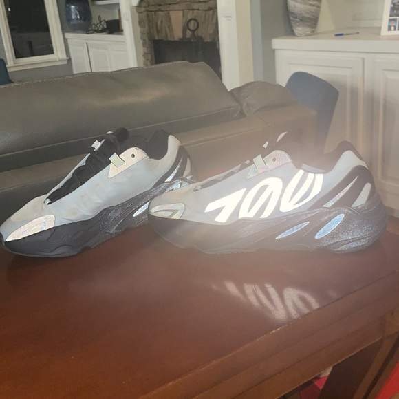 Yeezy 700 MNVN - Picture 6 of 8